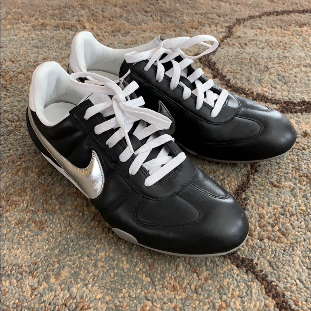 Nike Sprint Sister Leather Sneakers Size 6